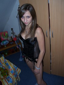Laimites strips naked at