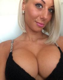 Middle aged amateur women